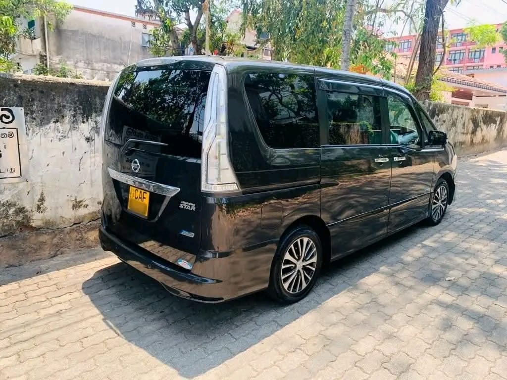 Nissan serena luxury mpv