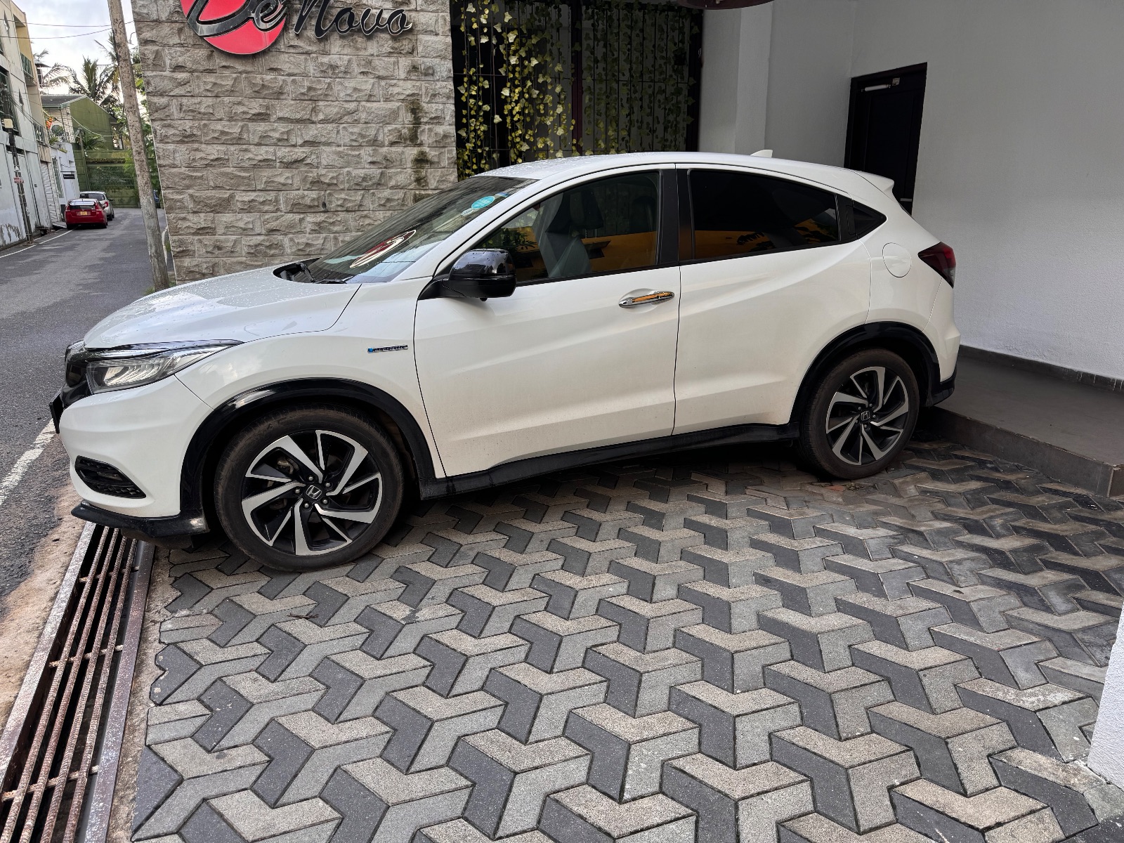 Lakshan — photo 1
