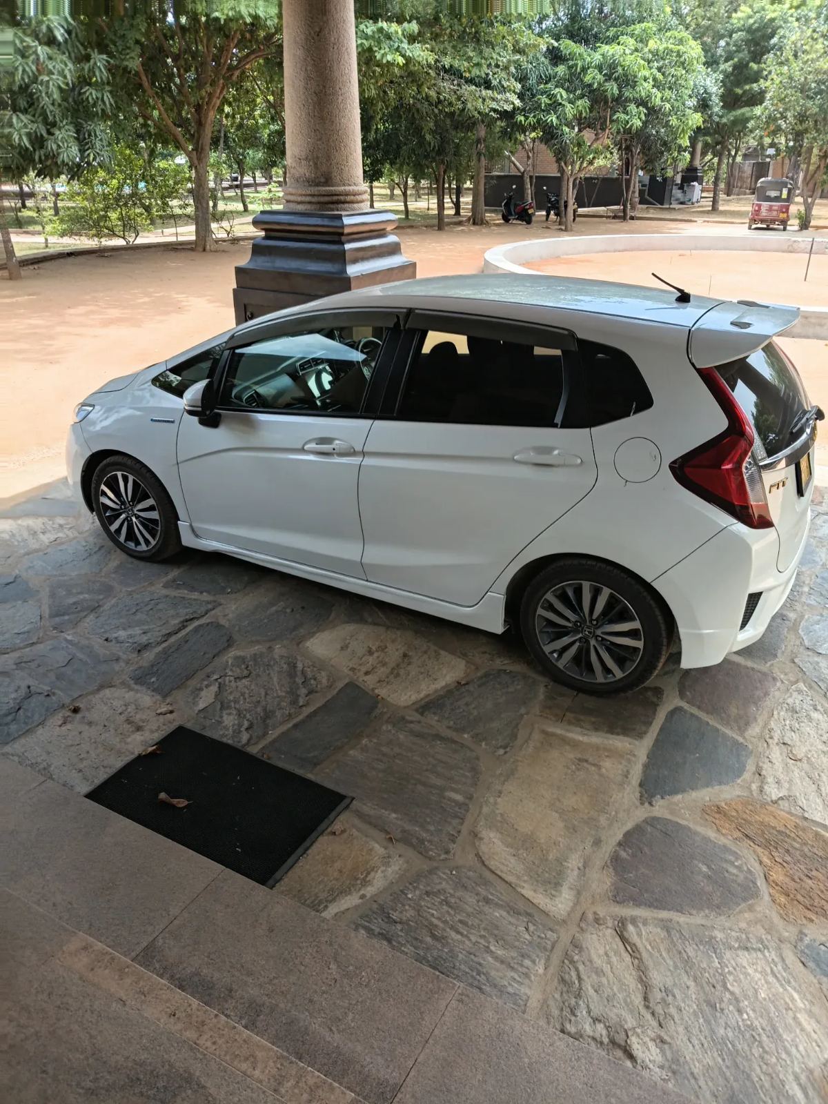 Honda Fit GP 5 S Grade. — photo 3