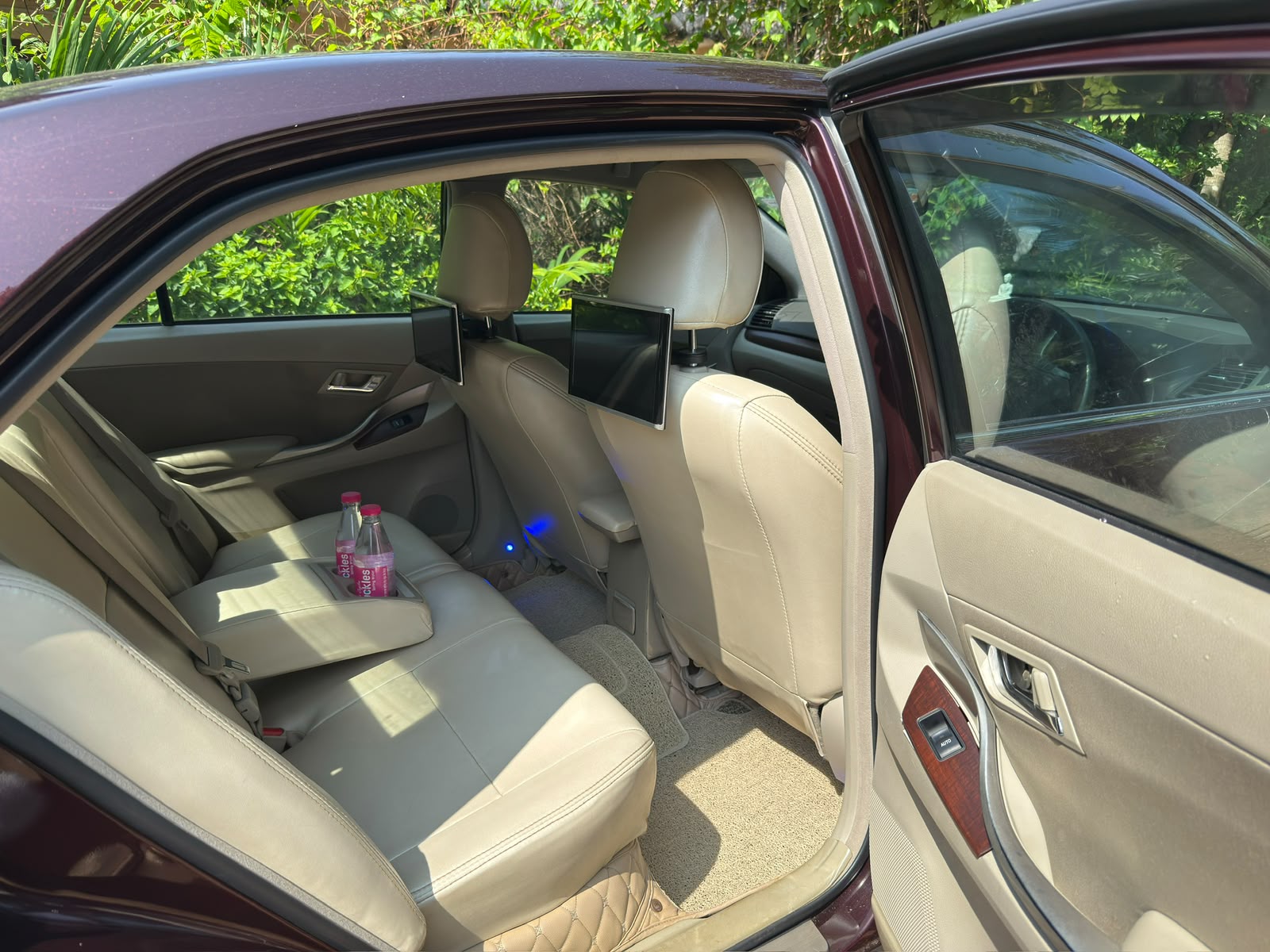 toyota premio — photo 3
