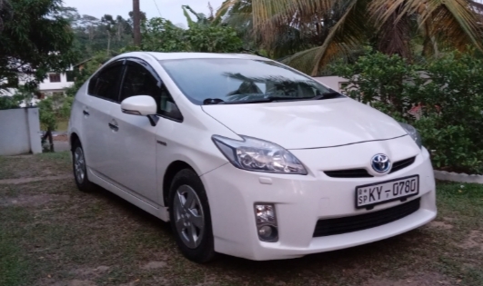 Toyota Prius Car 1 of 8
